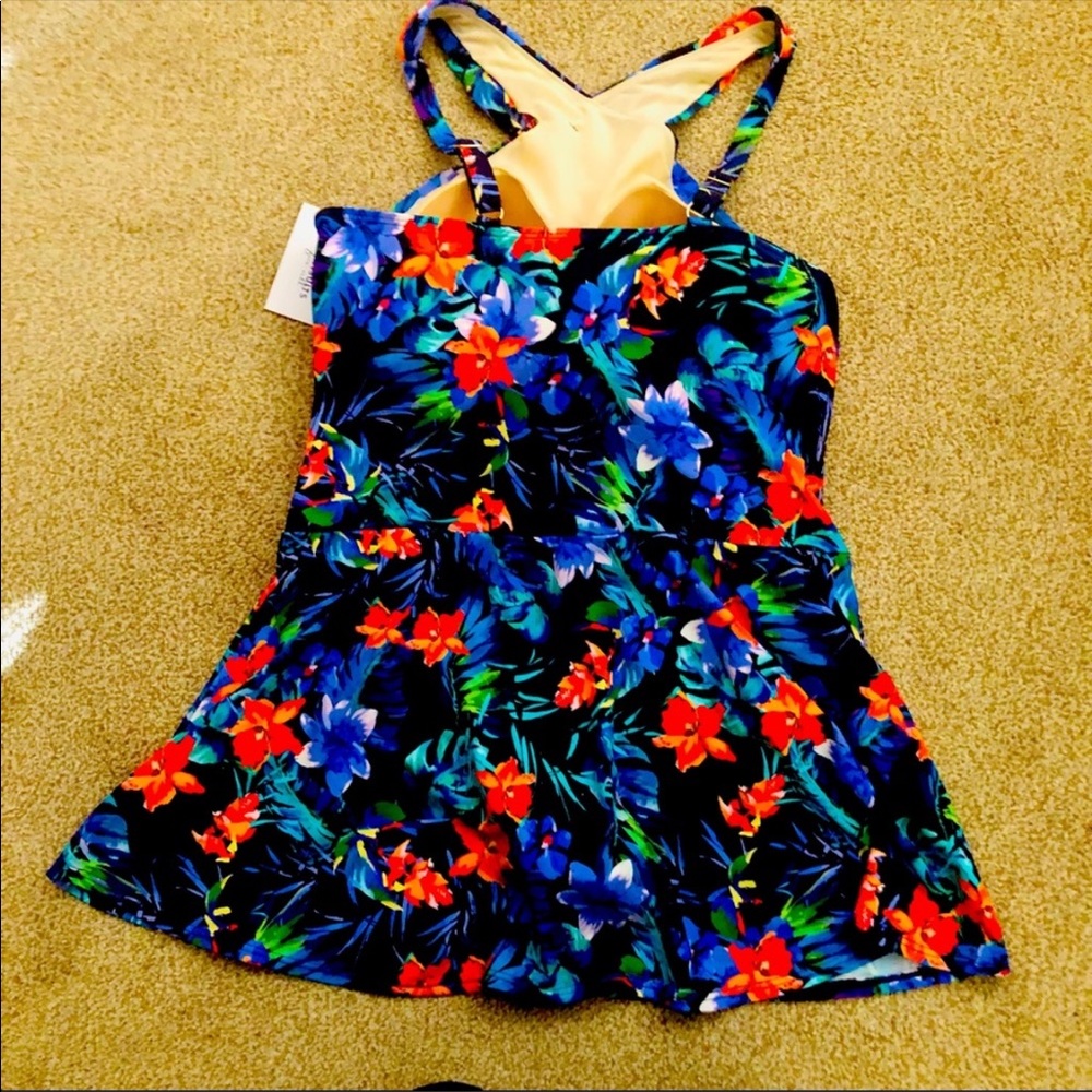 Bathing suit - Picture 2 of 4